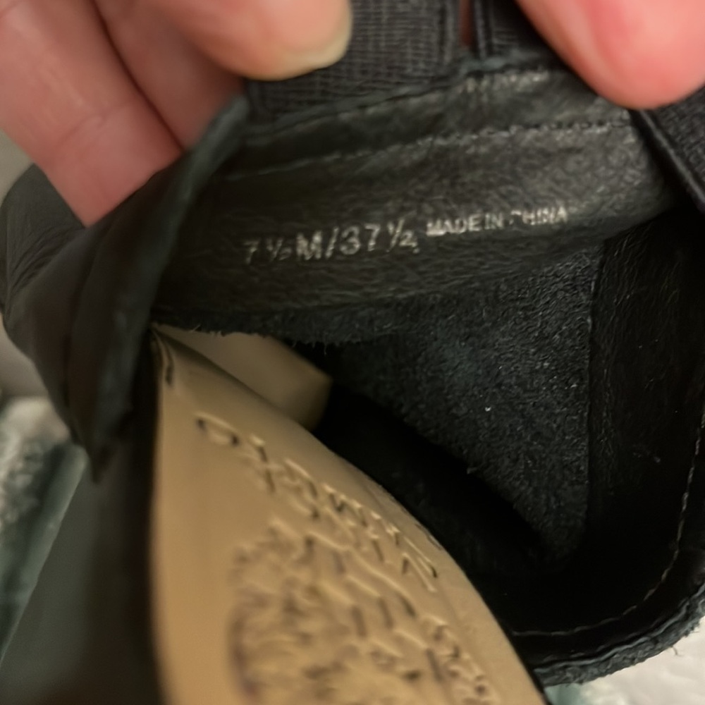 Vince Camuto - Picture 5 of 6